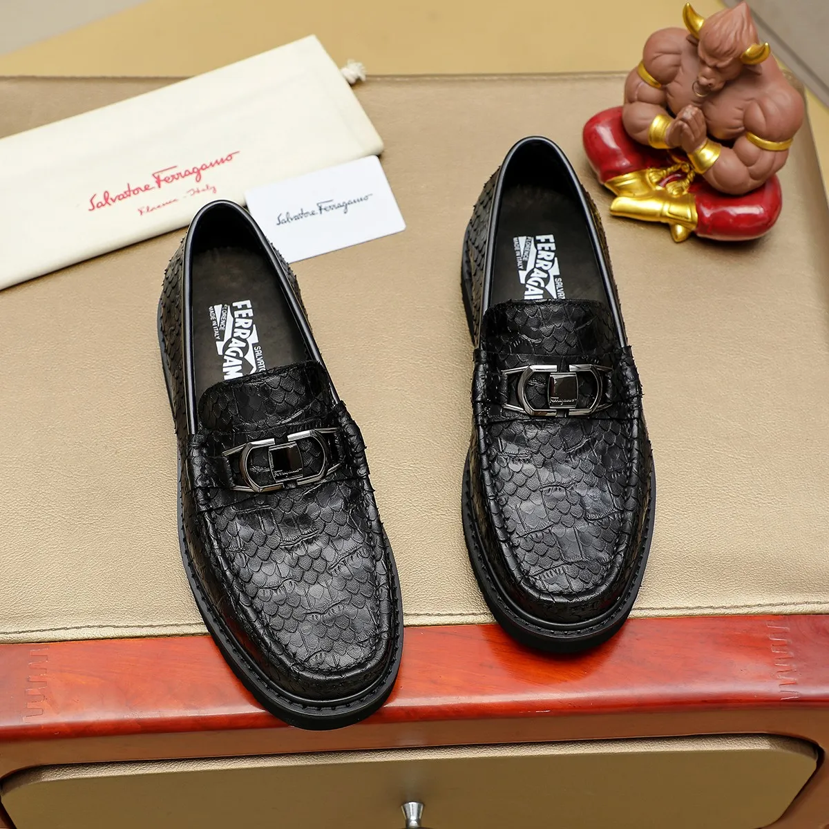 Men's shoes 💰500 Ferragamo [Ferragamo] top imported suit men's shoes 💯Original copy of the official website, product materials: selected imported embossed calfskin + luxury hardware buckle accessories ~ imported water-dyed cow 🐂 leather lining. Strong three-dimensional visual effect, original combination outsole, multiple colors available😘 Size: 38-44 (.45.46. Customized)